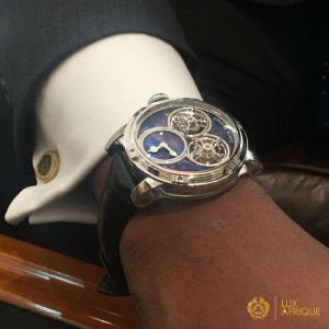 Alexander Amosu wears the Memoris timepiece